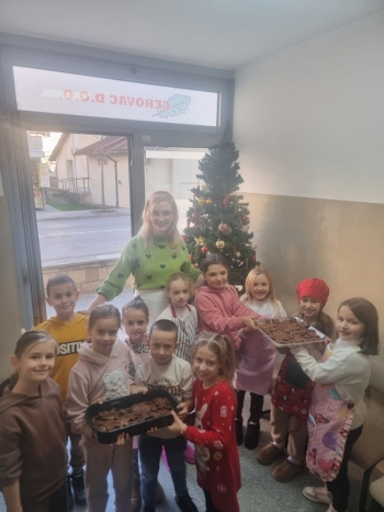 Mališani iz „Cerovca“ i ove godine obradovali trebinjske heroje prazničnim kolačima